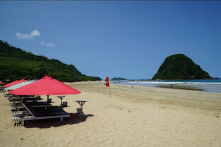 Pantai Pulau Merah Banyuwangi