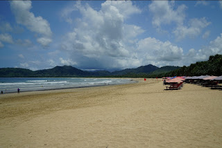 pantai pulau merah Banyuwangi